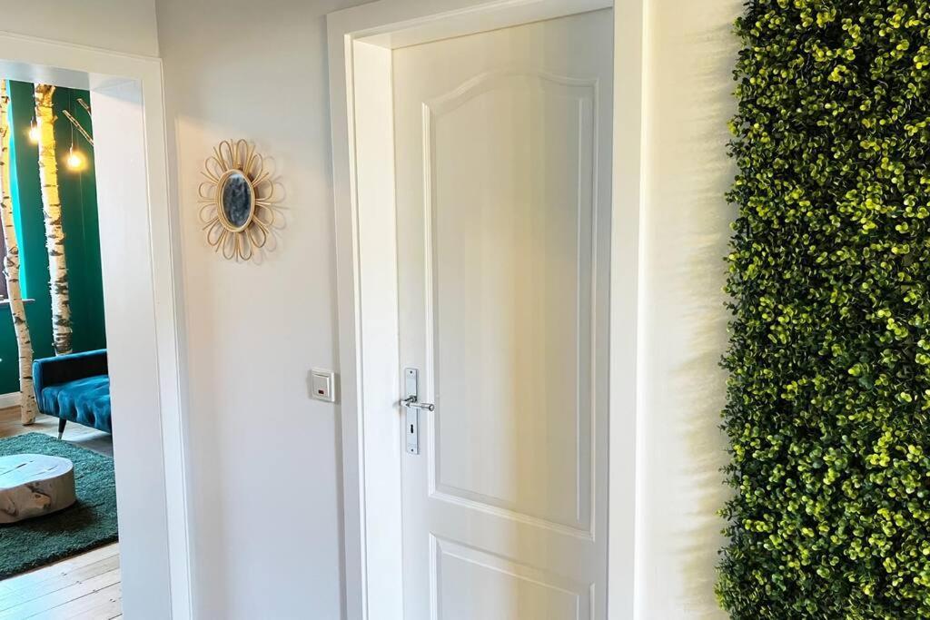 Secret Hideaways Wood Lodge Mit Kinderzimmer Messe L City L Flughafen L Hbf Duisburgo Exterior foto